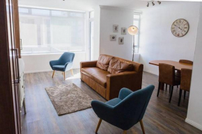 Modern apartment, centrally located in Sea Point